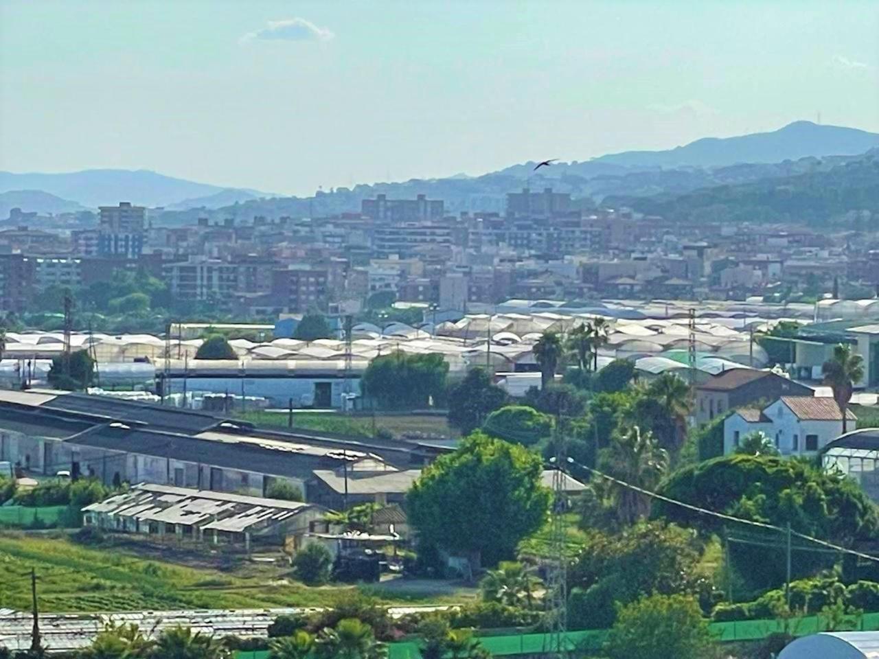 Apartamento Con Piscina Y Gran Terraza Con Vistas - Muy Cerca De La Playa, El Centro Y La Estacion Vilassar De Mar Exterior foto